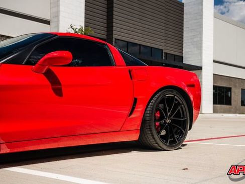 Used 2013 Chevrolet Corvette Z06 w/ 3LZ Preferred Equipment Group RWD image 31