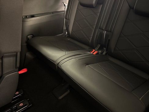 New 2026 Volkswagen Atlas SE image 14