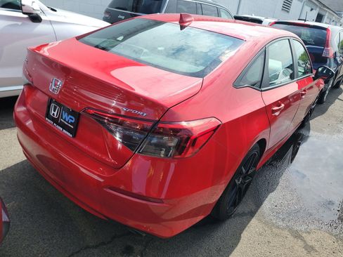 Used 2023 Honda Civic Sport image 2
