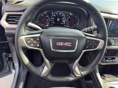 Certified 2023 GMC Acadia Denali w/ Denali Ultimate Package AWD/4WD image 16