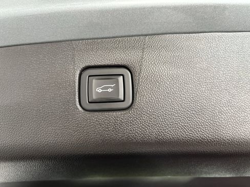 Used 2024 Chevrolet Blazer LT w/ Convenience Package FWD image 10