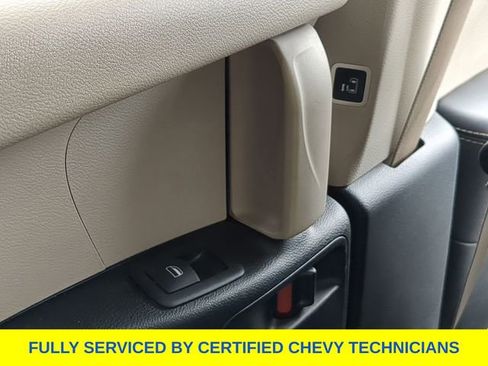 Used 2023 Chrysler Pacifica Touring-L FWD image 37