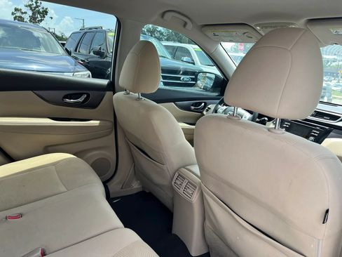 Used 2016 Nissan Rogue SV FWD image 16