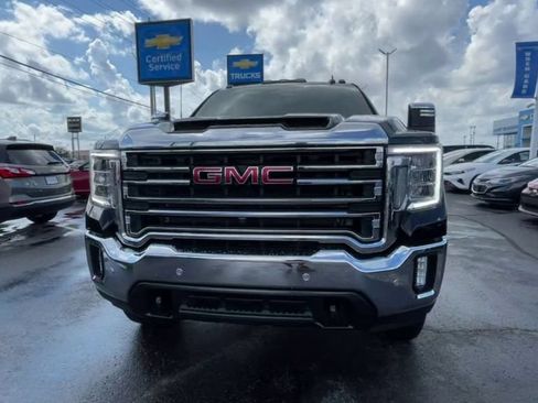 Used 2021 GMC Sierra 2500 SLT w/ SLT Preferred Package AWD/4WD image 3