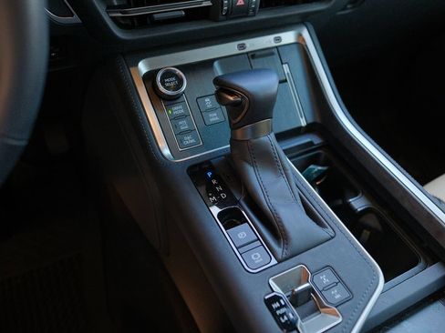 Used 2025 Lexus GX 550 AWD/4WD image 24