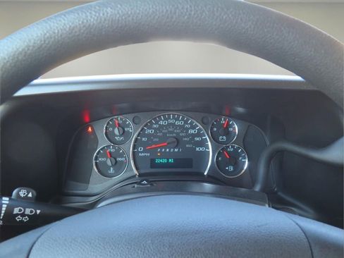 Used 2024 Chevrolet Express 2500 w/ Driver Convenience Package RWD image 12