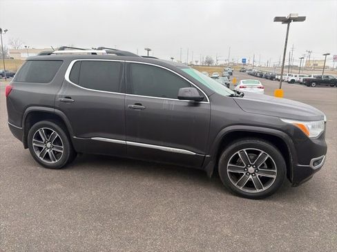 Used 2018 GMC Acadia Denali w/ Technology Package image 10