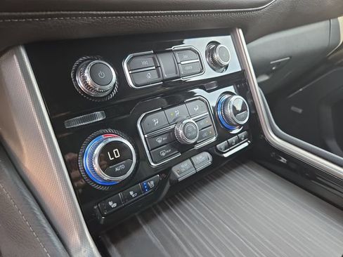Used 2024 GMC Yukon XL Denali AWD/4WD image 29