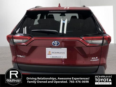 Used 2023 Toyota RAV4 XLE Premium image 5