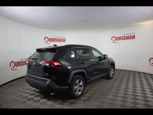 Used 2022 Toyota RAV4 XLE w/ Convenience Package AWD/4WD image 9