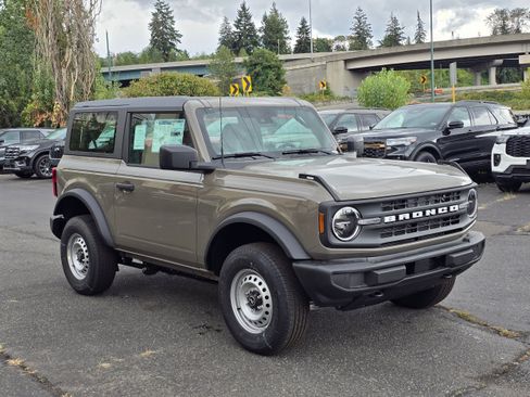 New 2026 Ford Bronco 2-Door AWD/4WD image 3