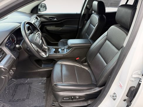 Used 2023 GMC Acadia SLT image 10