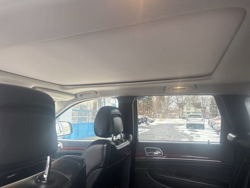 Used 2012 Jeep Grand Cherokee Limited w/ Trailer Tow Group image 8