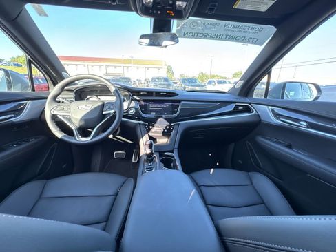 Used 2024 Cadillac XT6 Sport image 10