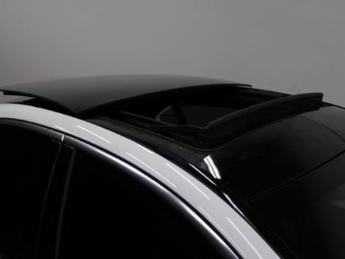 Used 2015 Mercedes-Benz C 400 4MATIC image 6