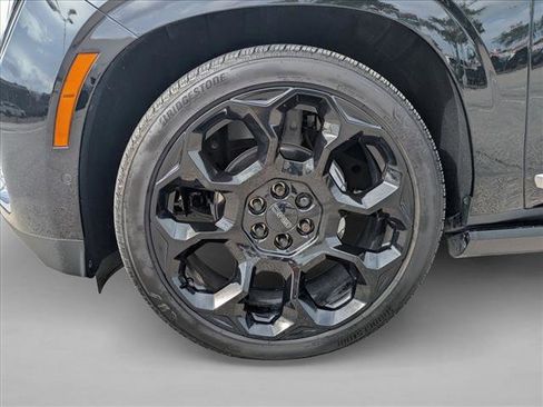 Used 2025 GMC Yukon XL Denali w/ Denali Reserve Package image 28