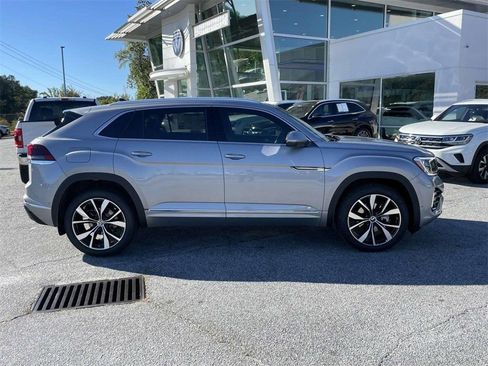 New 2026 Volkswagen Atlas Cross Sport SEL Premium R-Line image 2