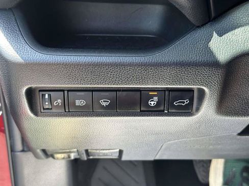 Used 2022 Toyota RAV4 XLE Premium FWD image 50