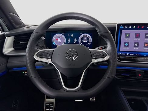 New 2026 Volkswagen Tiguan SE R-Line AWD/4WD image 12