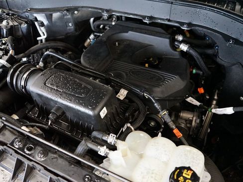 Used 2020 Ford Explorer XLT w/ Equipment Group 202A AWD/4WD image 51
