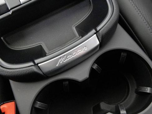 Certified 2026 Porsche Macan AWD/4WD image 15
