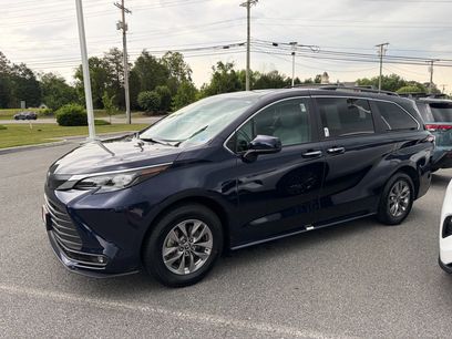 Used 2025 Toyota Sienna XLE