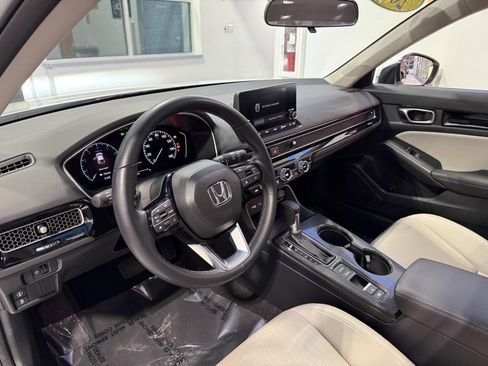 Used 2024 Honda Civic EX-L image 10