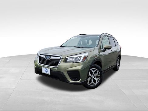 Used 2020 Subaru Forester Premium image 3