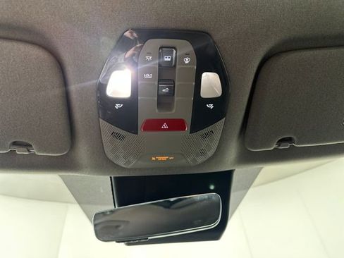 Used 2024 Kia EV9 Wind image 24