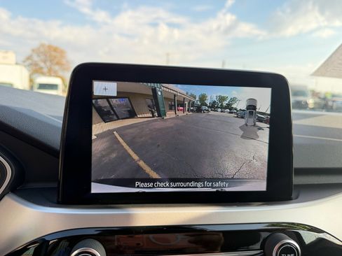 Used 2020 Ford Escape SE image 26