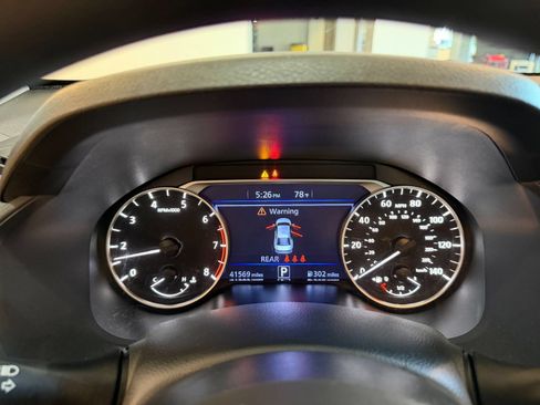 Used 2025 Nissan Altima 2.5 SV FWD image 39