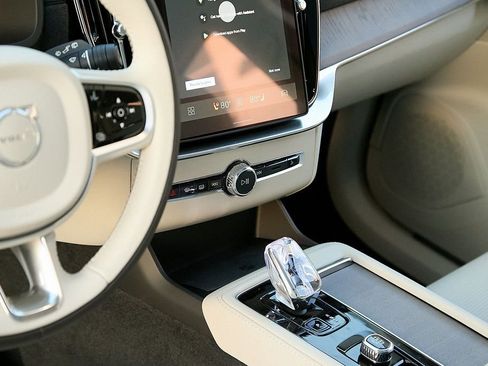 New 2026 Volvo XC90 T8 Ultra image 14