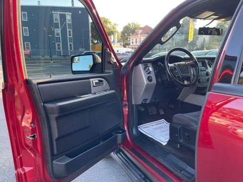 Used 2015 Ford Expedition XLT AWD/4WD image 10
