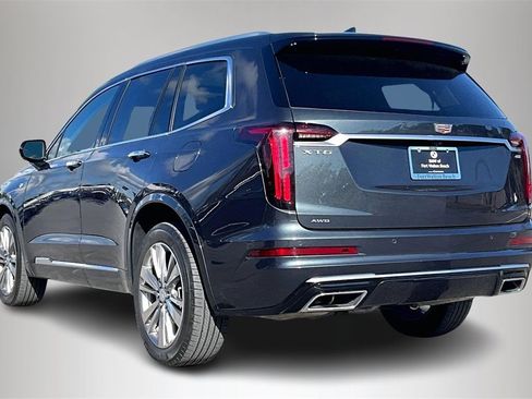 Used 2023 Cadillac XT6 Premium Luxury w/ Technology Package image 4