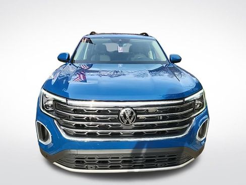 Used 2025 Volkswagen Atlas SE image 3