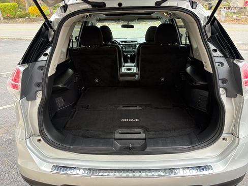 Used 2015 Nissan Rogue SV w/ SV Moonroof Package AWD/4WD image 15