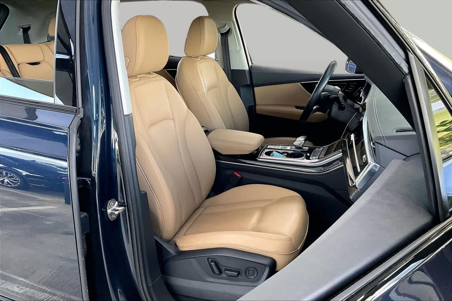 Used 2023 Audi Q7 2.0T Premium Plus w/ Premium Plus Package AWD/4WD image 8