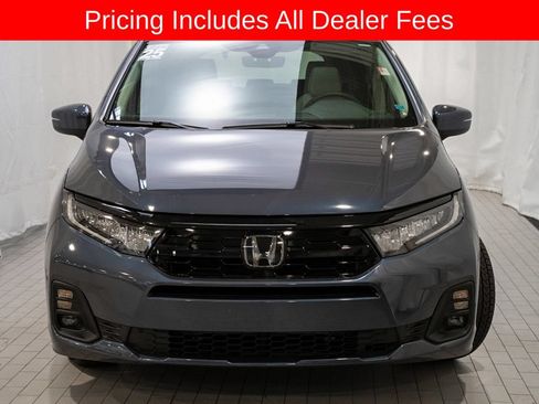 Used 2025 Honda Odyssey Touring image 2