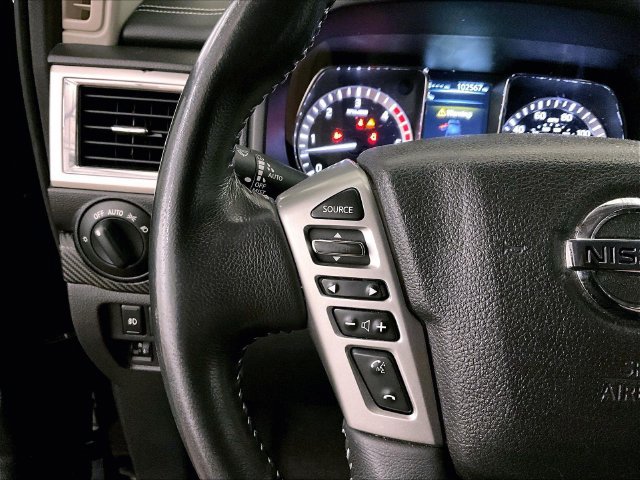 Used 2017 Nissan Titan PRO-4X AWD/4WD image 18