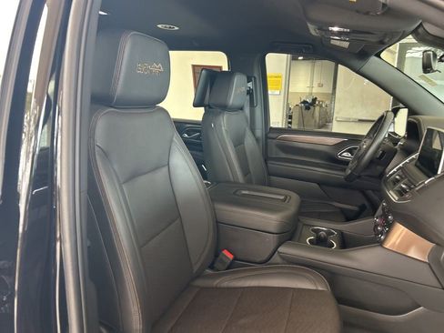 Used 2024 Chevrolet Suburban High Country w/ Advanced Technology Package image 22