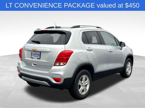 Used 2018 Chevrolet Trax LT w/ LT Convenience Package image 2