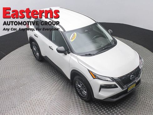 Used 2023 Nissan Rogue S AWD/4WD image 3
