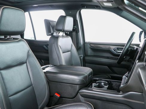 Used 2025 GMC Yukon Elevation w/ Elevation Premium Package AWD/4WD image 33