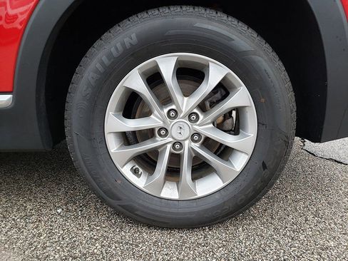 Used 2020 Hyundai Santa Fe SE image 15