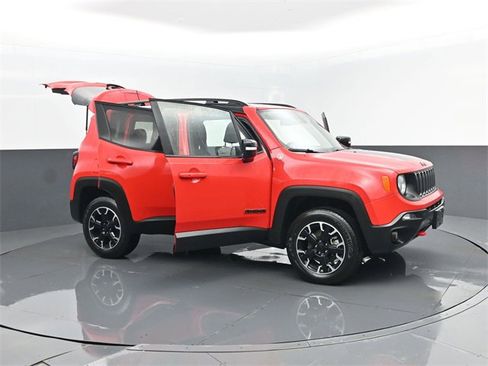 Used 2023 Jeep Renegade Trailhawk image 32