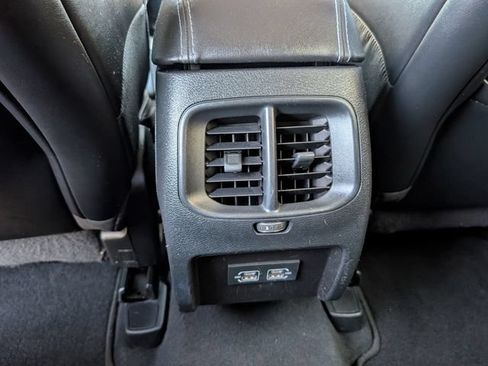 Used 2022 Jeep Cherokee Latitude Plus AWD/4WD image 16