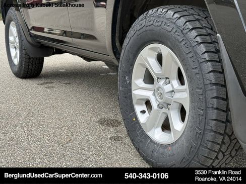 Used 2024 Toyota 4Runner SR5 image 32