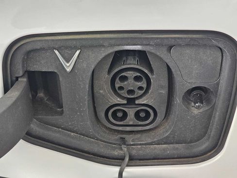 Used 2023 VinFast VF 8 Eco AWD/4WD image 30