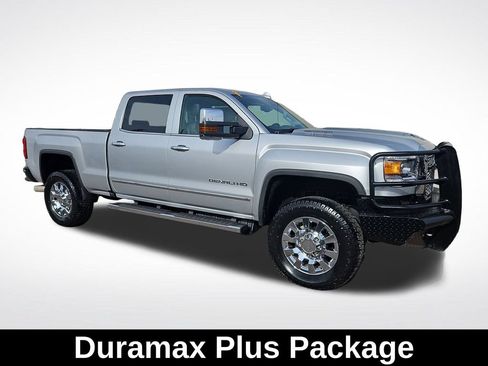 Used 2018 GMC Sierra 2500 Denali w/ Duramax Plus Package AWD/4WD image 7