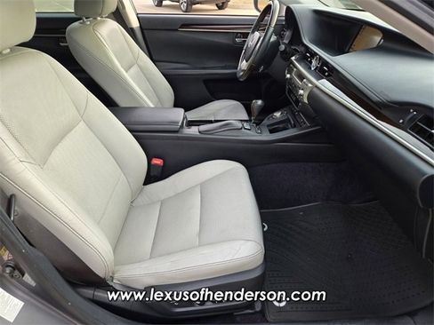 Used 2013 Lexus ES 350 w/ Luxury Pkg image 16